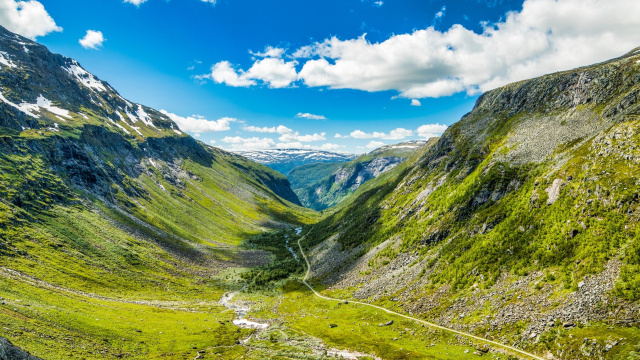 Trekking en Aurlandsdalen, junto al Sognefjord