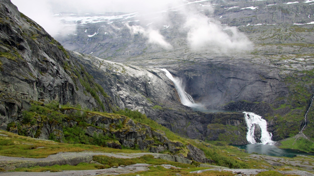 Trekking en Husedalen, en Hardanger