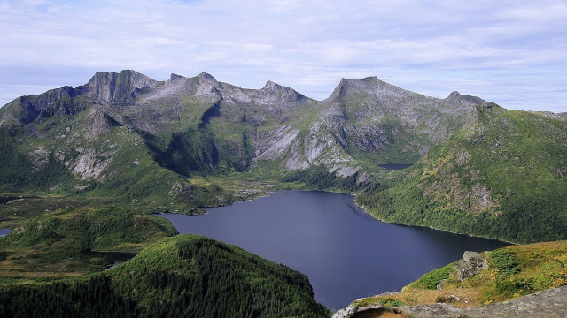 Mount Tjeldbergtind