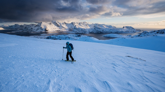 Raquetas de nieve en Leknes