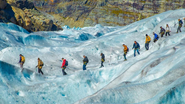 Trekking con crampones en P.N. Jostedalsbreen