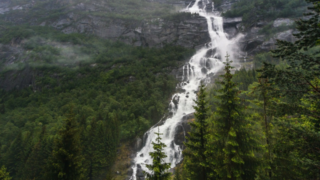 Tjørnadalsfossen